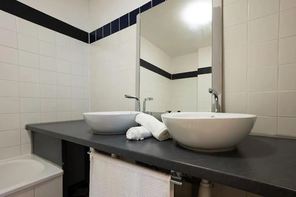 Stylish 2 Floor Penthouse • 15 Min To City Center Wien Österreich